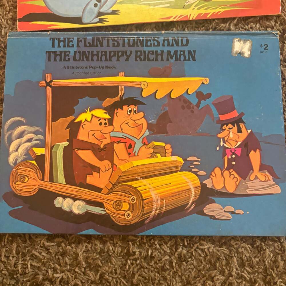 Vintage Flintstones Pop-Up Books: "Hiccups" & "The Unhappy Rich Man" Set of 2 - Picture 2 of 7